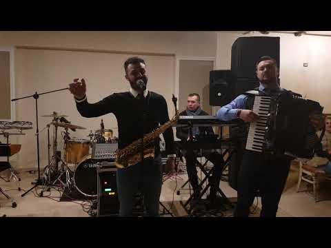 Gabi Iorga-Sax.si Voce,Dema-Acordeon,Raul-Orga si Mugur-Tobe