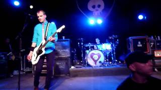 Alkaline Trio- Another Innocent Girl + Old School Reasons (Live)