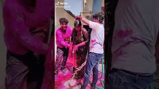 Download lagu Bhabhi ke saath holi mp3