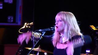 TOYAH - I EXPLODE - LIVE