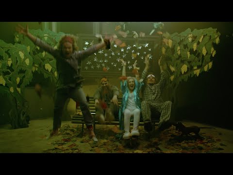 Curly Strings – Unetu öö [Official Music Video]