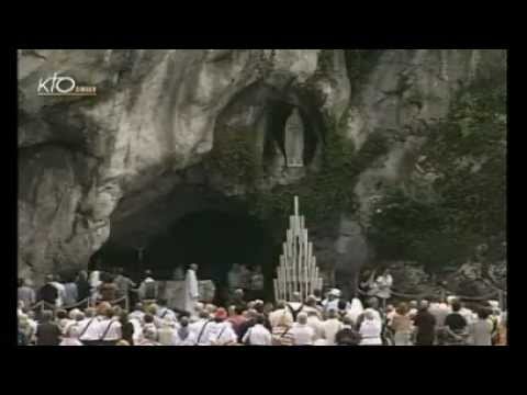 Chapelet à Lourdes