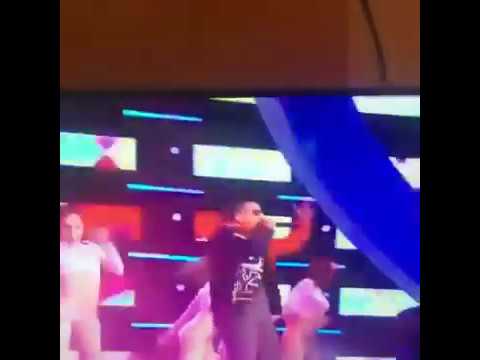 Hula Hoop Daddy Yankee Billboard 2017