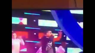 Hula Hoop Daddy Yankee Billboard 2017