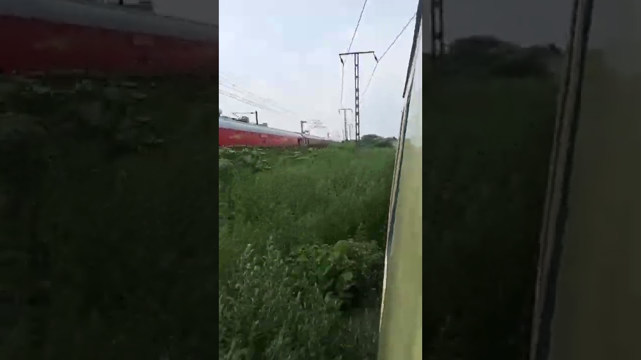 Hatia Islampur Express Vs Delhi local train 😲😲😲😲 #shorts #viral #trains #railway pls subscribe 🙏🙏