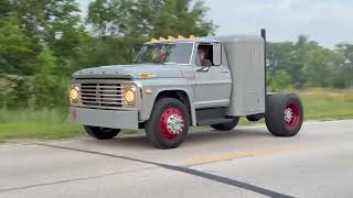 1969 Ford F600 Reversing