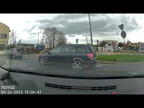Failed to yield on roundabout | R1