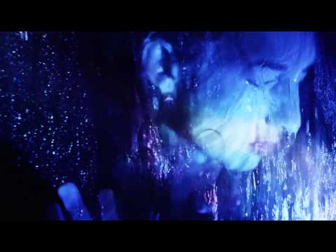 Ellie Lawson - Dreaming Of A Better World