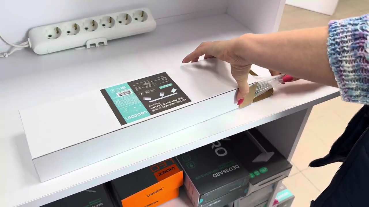 Накладной поворотный светильник спот Ledcoin ML314-3 под лампу белый (80377)