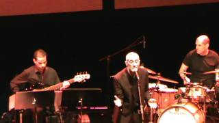 Peppe Servillo canta L'amante improvviso - 01/07/2011 Teatro Dal Verme