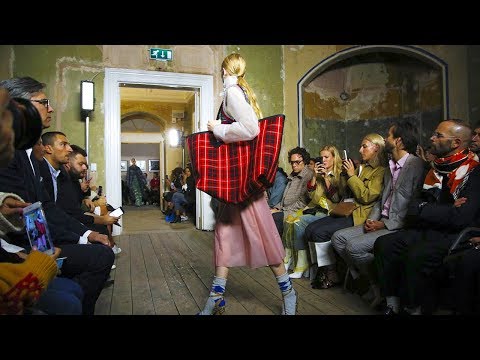 Burberry | Spring Summer 2018 Full Fashion Show |...