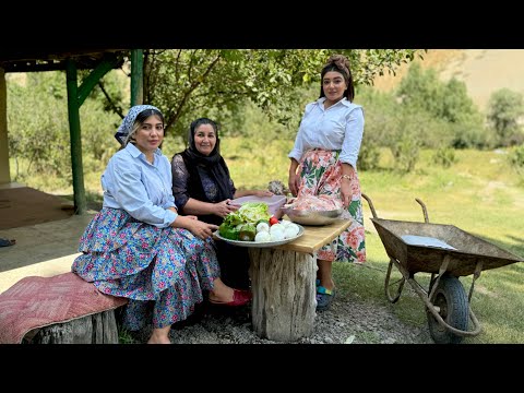 Iranian Barberry Rice with Chicken / Zereshk polo ba morgh