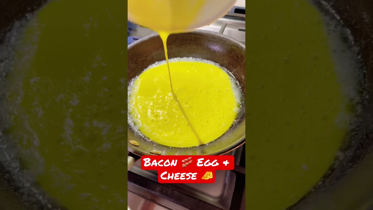 Bacon Egg and Cheese Sandwich 🥪 #therollinggrill