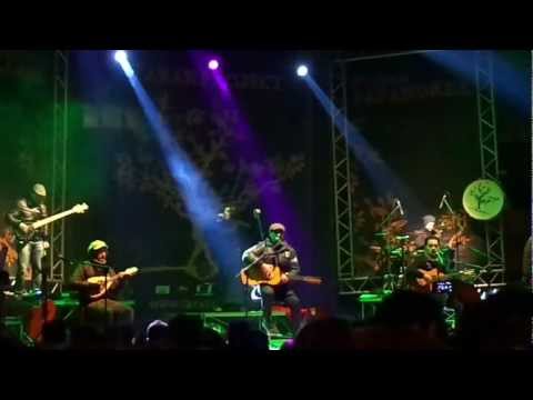 Hjuri di Hjumari: Mimmo Cavallaro,Cosimo Papandrea con i TaranProject - Capodanno 2013 a Zungri