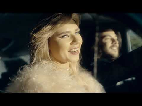 Natalia Moskal (Lia Moss) - Tu vuo' fa' l'Americano (official video)