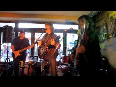 CHICAGO LINE BLUES BAND - Brasserie Biron - Before You Accuse Me