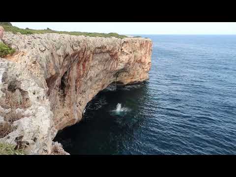 Crux Fail Loskot and two smoking barrels 8a+, Mallorca Psicobloc