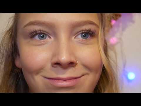 This wrapping paper is edible?! DOOR NO. 1 | #CARADVENTSKALENDER