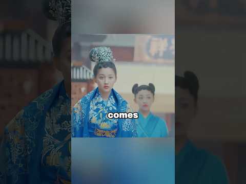 The girl hid behind the Buddha statue to spy on the secrets of the palace.#shosts #film