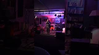 SET ME FREE by Robyn Reid at selective live