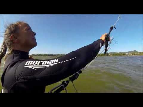 Pensa que é fácil???!!! Aprendendo a  Velejar de KITE...🌪🏄🏼‍♀️🌊