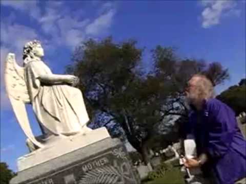 R. Stevie Moore ~ Puttin' Up Groceries @ Cemetery (2007)