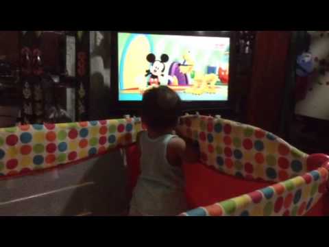 Rdave watching mickey clubhouse