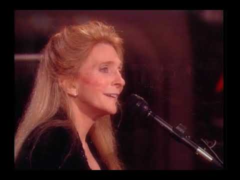 Judy Collins - The Holly And The Ivy (Live at the Biltmore)