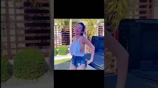 no bra sexy #shorts #nobra #bounce #sexy #tiktok #fyp #fypシ #viral #trending #hot