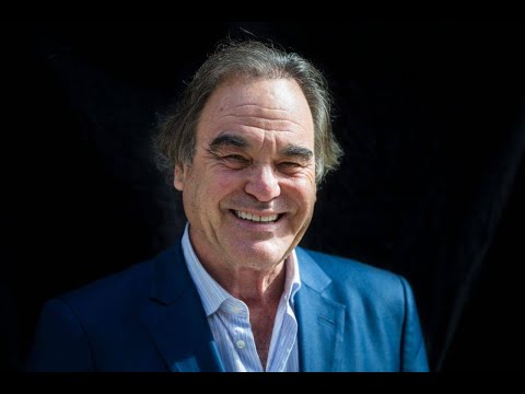 Oliver Stone fa una scottante confessione sulla madre