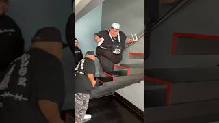 Escaleras flotantes VS media tonelada. BABY FACE BIG&amp;FASHION  #gordo #babyface
