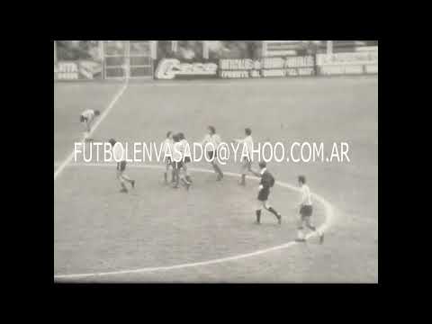 Estudiantes LP vs Racing. Campeonato Metropolitano 1977.