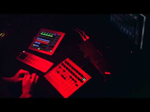 Ctrls playing live techno in Distillery in Leipzig using telePort with iPad Control