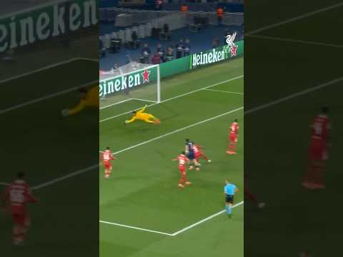 Alisson Becker vs PSG 🧤