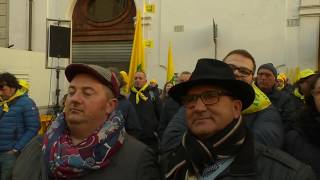 La protesta dei pastori sardi a Roma La protesta dei pastori sardi a Roma