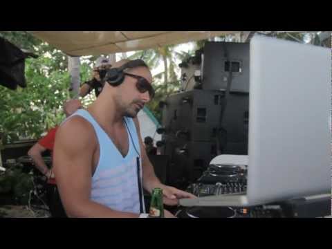 Russ Yallop - Mexa vs Outcross - BPM 2013 - WAY OF ACTING
