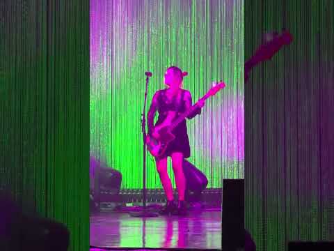 Breaking: Garbage performs in Madison, WI! 