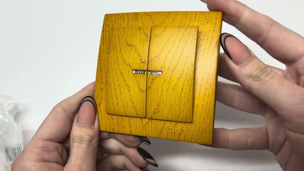 Вимикач двоклавішний з підсвіткою NILSON Touran дуб 24251004