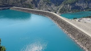 preview picture of video 'Le lac et le barrage de Serre Ponçon  Htes Alpes et Alpes de Htes Provence)'