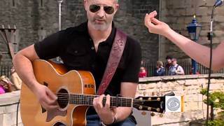 Natasha Bedingfield performs &quot;Weightless&quot;