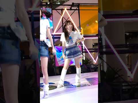 "MISSILE"🐷FanCamAngiePeacyou🧸SNEAKER 2023 230723 @Fashion island