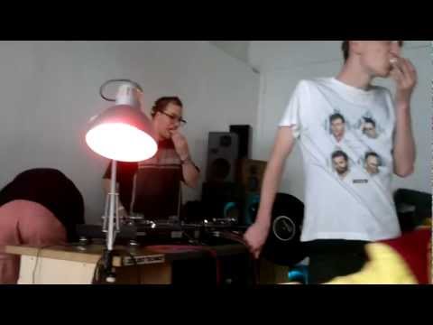 #21 +RESPIRATOR & HRABIOZA - wspólne śniadanie @ 8Bitów