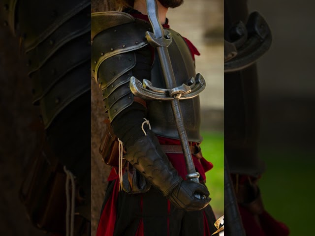 Vídeo relacionado con Joyincoser Juego de accesorios para disfraz de caballero medieval, 8 unidades, disfraz de vikingo medieval, pañuelo retro para hombre, braga de hombro, protector de brazo, riñonera, rana espada para