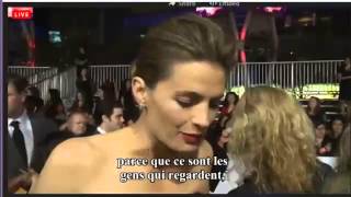 2015 People's Choice Awards red carpet Stana Katic vostfr