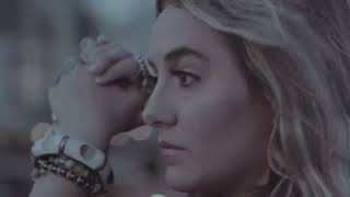 Lainey Wilson Things A Man Oughta Know