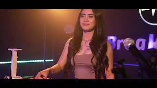 Download lagu DJ SISA RASA MAHALINI JUNGLE DUTCH REMIX 2022 mp3