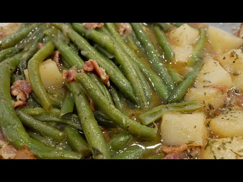 These Holiday Green Beans Stole the Whole Thanksgiving Table 😍