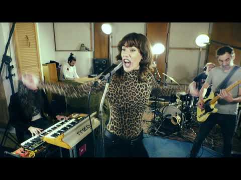 "TUNE OUT THE NOISE" - AURORA & THE BETRAYERS. - Tone Estudio Sessions -(November 2021)