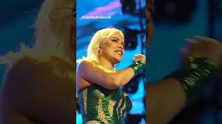 Ömür Gedik en sevilen şarkılarını tüm İstanbul için söyledi! 💫