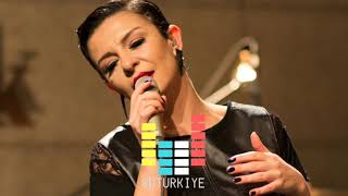 Model - Sen Ona Aşıksın (8D Audio)